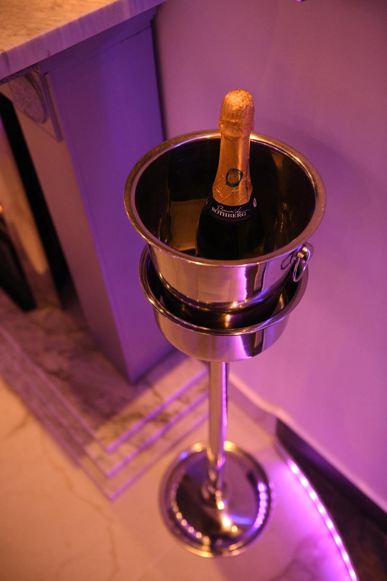 Aurora Lux Spa Smart Apartments Белград Екстериор снимка